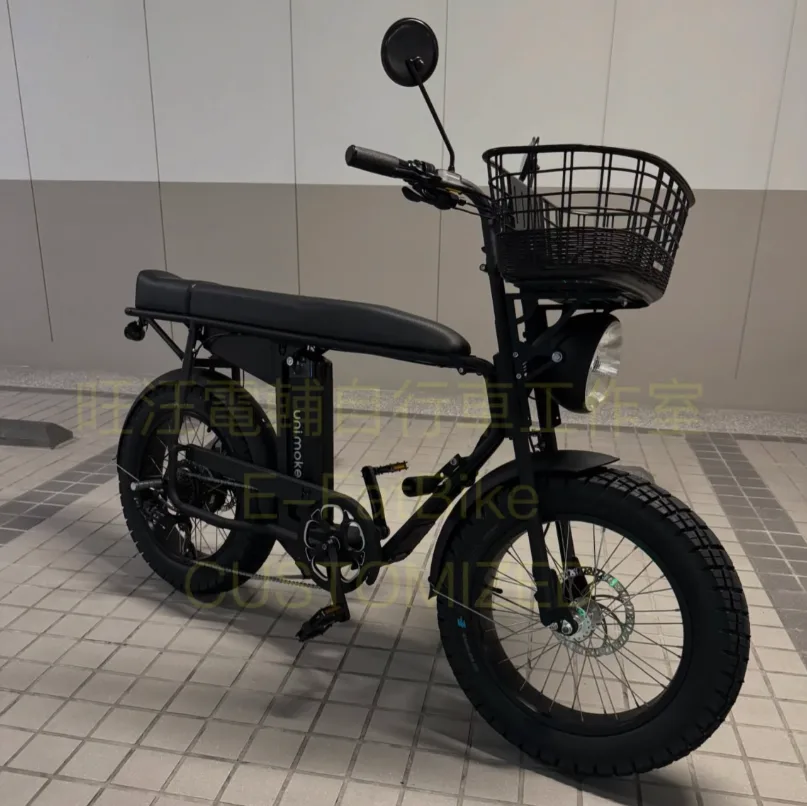 SEIC Unimoke 換上 VEE 全地形胖胎，停在磁磚地停車場